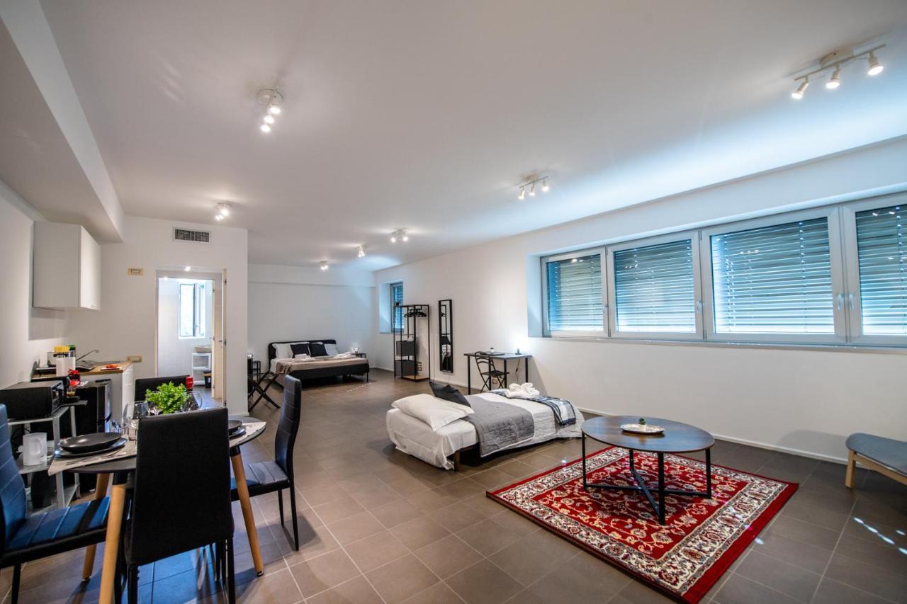 350 M Dalla Stazione L Parcheggio Free L Nova Loft Daire Parma Dış mekan fotoğraf