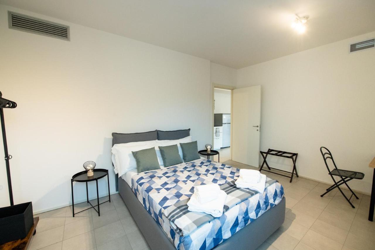 350 M Dalla Stazione L Parcheggio Free L Nova Loft Daire Parma Dış mekan fotoğraf