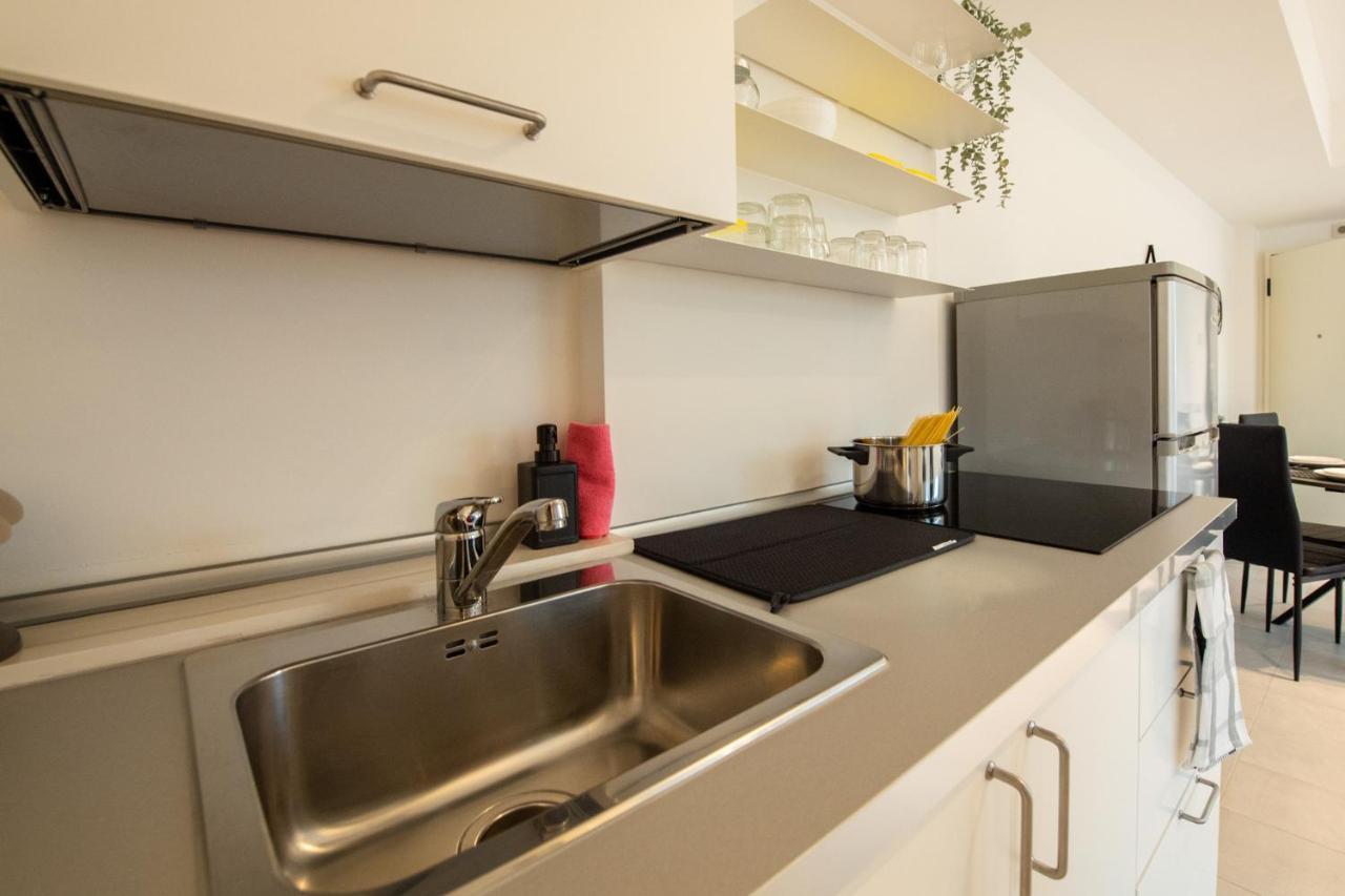 350 M Dalla Stazione L Parcheggio Free L Nova Loft Daire Parma Dış mekan fotoğraf