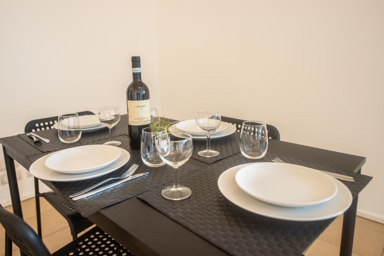 350 M Dalla Stazione L Parcheggio Free L Nova Loft Daire Parma Dış mekan fotoğraf