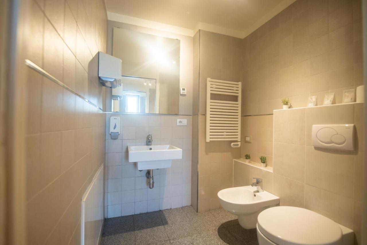 350 M Dalla Stazione L Parcheggio Free L Nova Loft Daire Parma Dış mekan fotoğraf