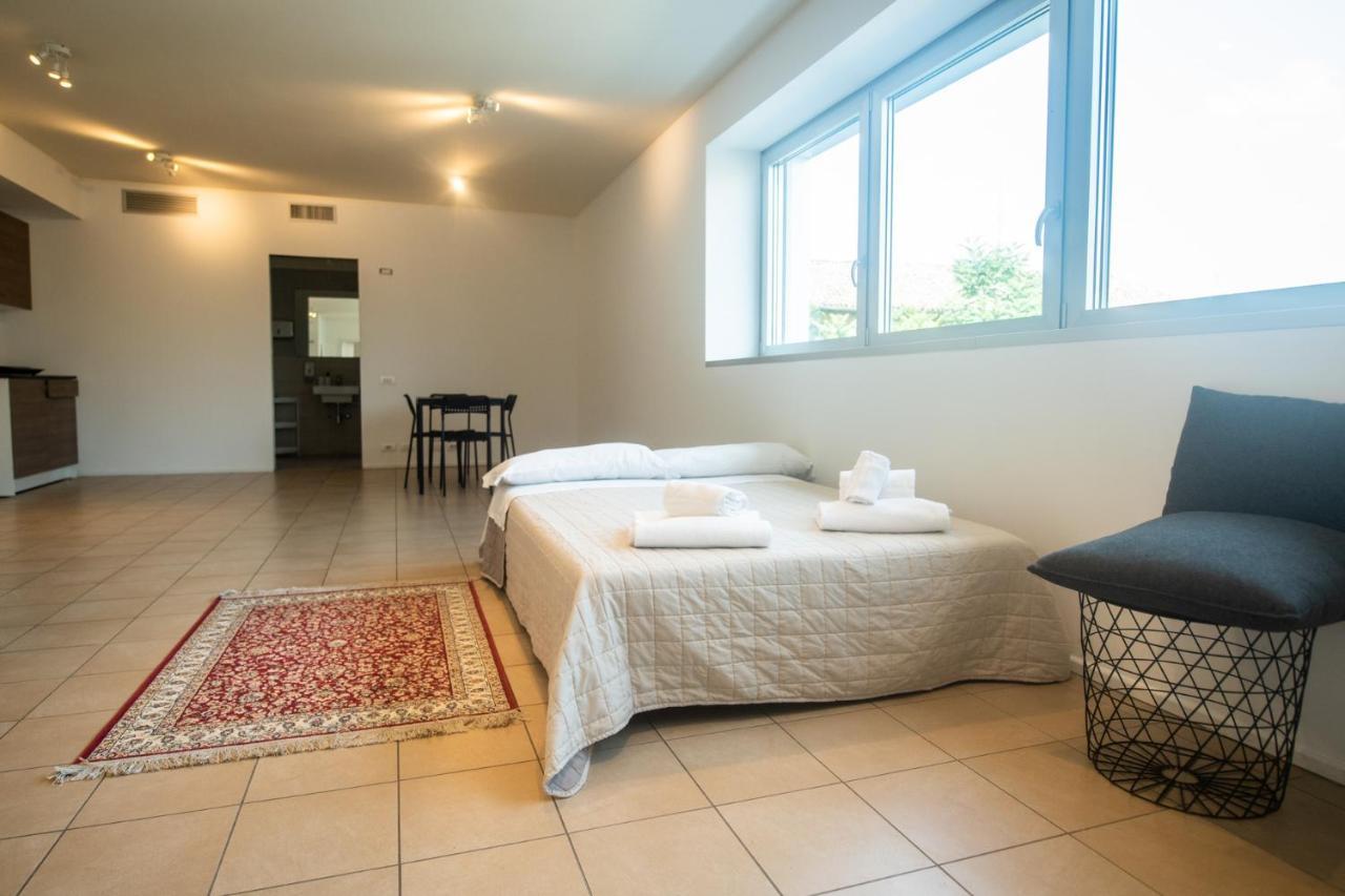350 M Dalla Stazione L Parcheggio Free L Nova Loft Daire Parma Dış mekan fotoğraf